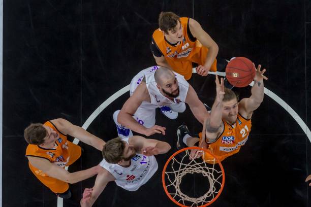 右路起势后 右路起势后